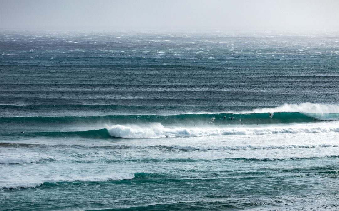 What does a third straight La Niña mean for Queensland surfers? We asked an expert.