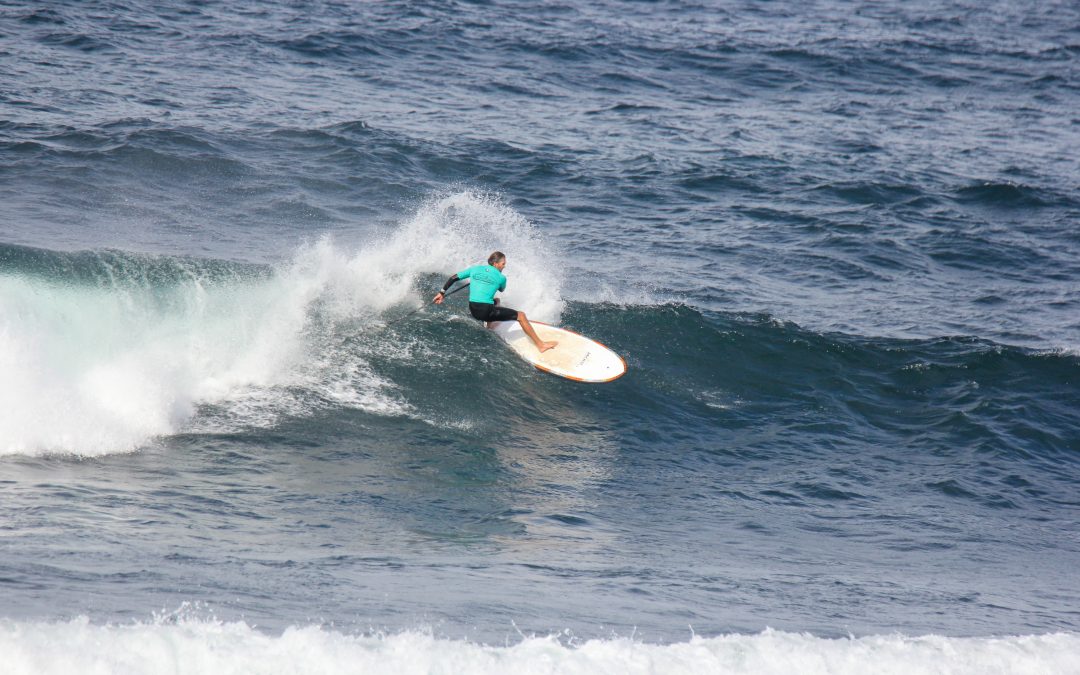 SUP SURFERS MASTER CHALLENGING SWELLS AT THE STAND UP SURF SHOP WA SUP STATE CHAMPIONSHIPS