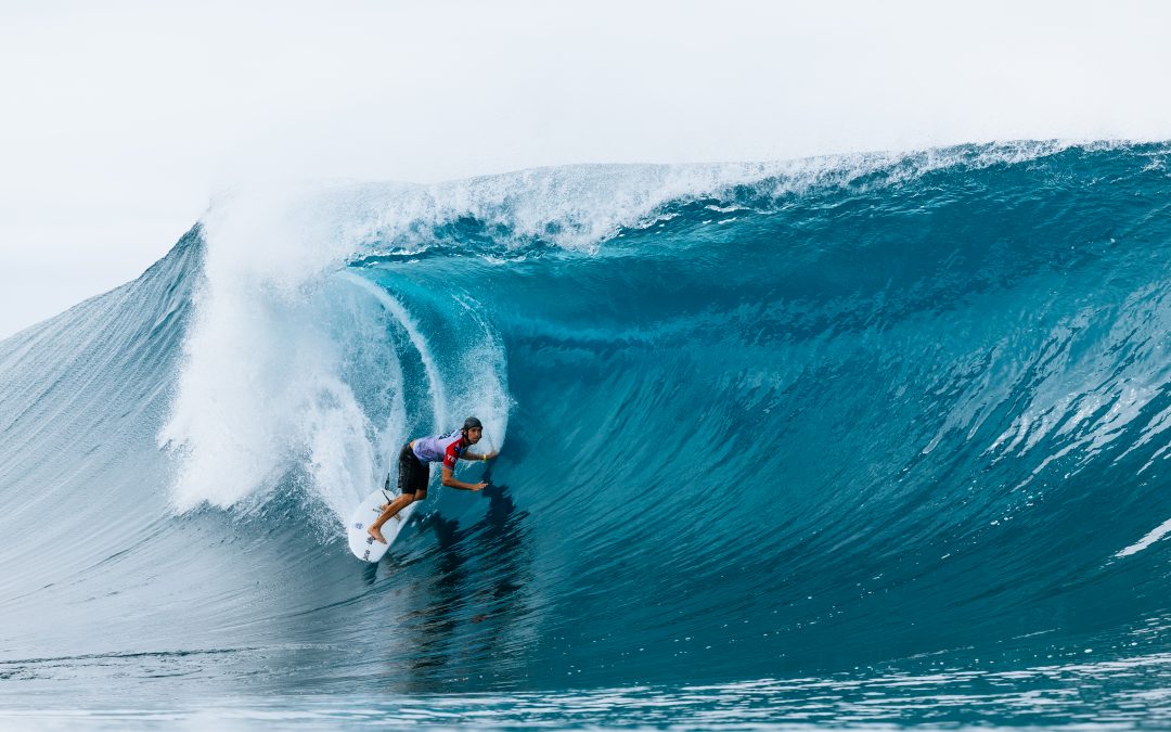 PIPELINE TURNS ON FOR OPENING DAY AT THE LEXUS PIPE PRO