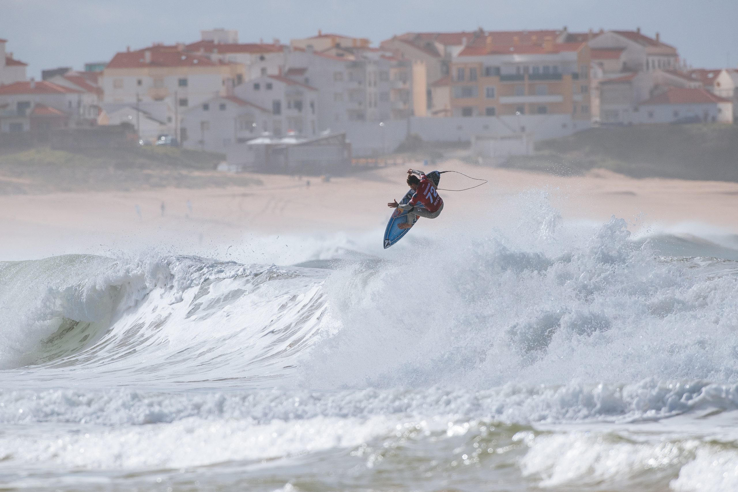 MEO RIP CURL PRO PORTUGAL PRESENTED BY CORONA CERO POWERS THROUGH ...