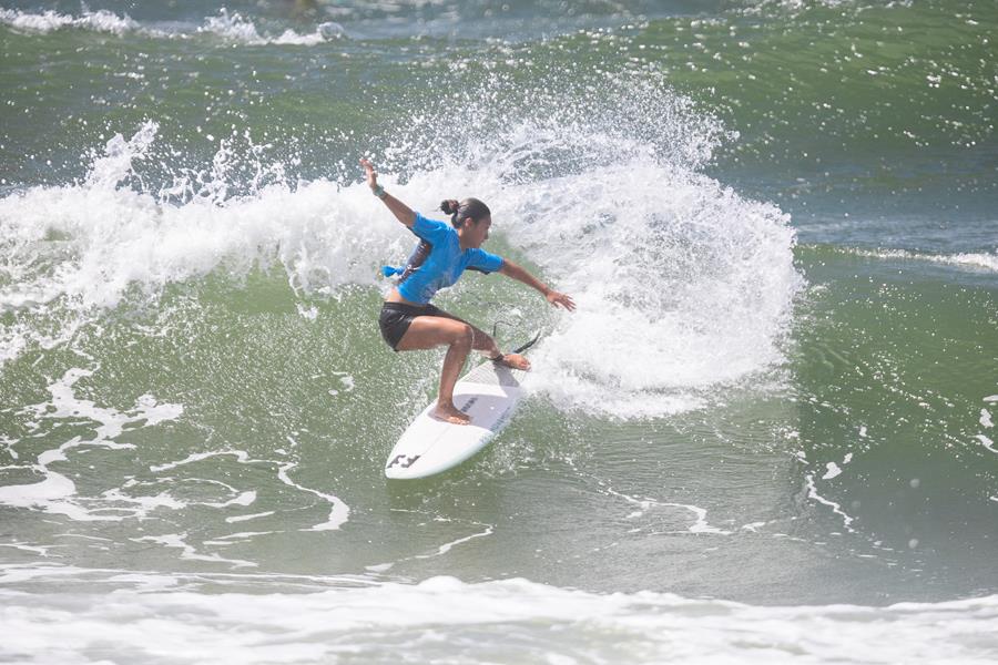 Local Sunshine Coast surfers Liliana Bowrey and Ben Lorentson victorious at 2022 Queensland Surf Festival