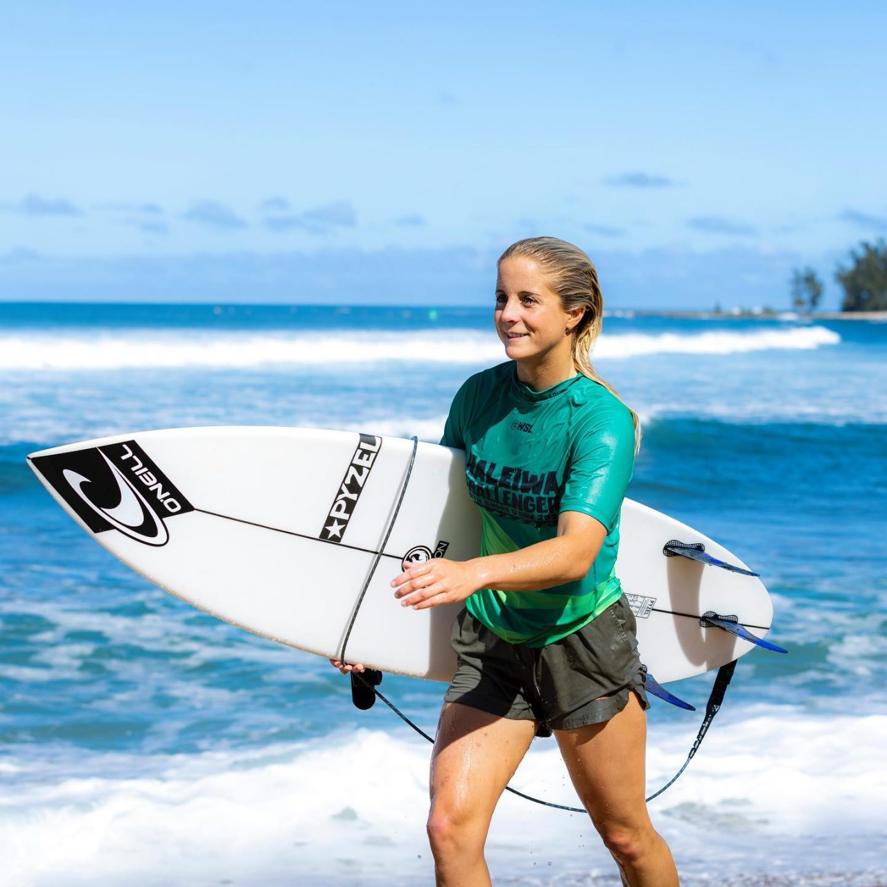 Sophie McCulloch proves anything is possible, wins at Haleiwa to ...