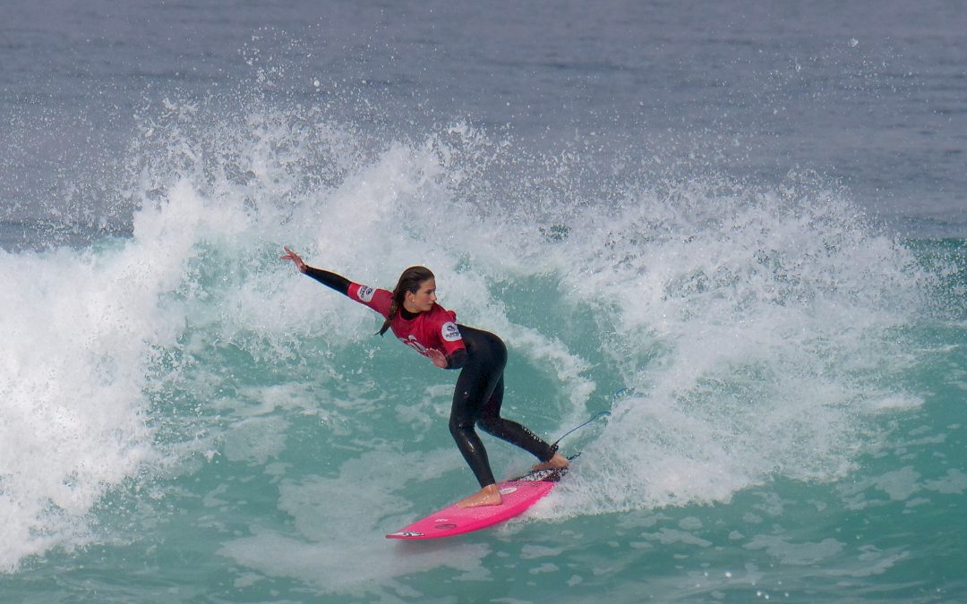 Eva Bassed and Will Watson claim second round of Woolworths Junior Surfing Titles at Gunnamatta