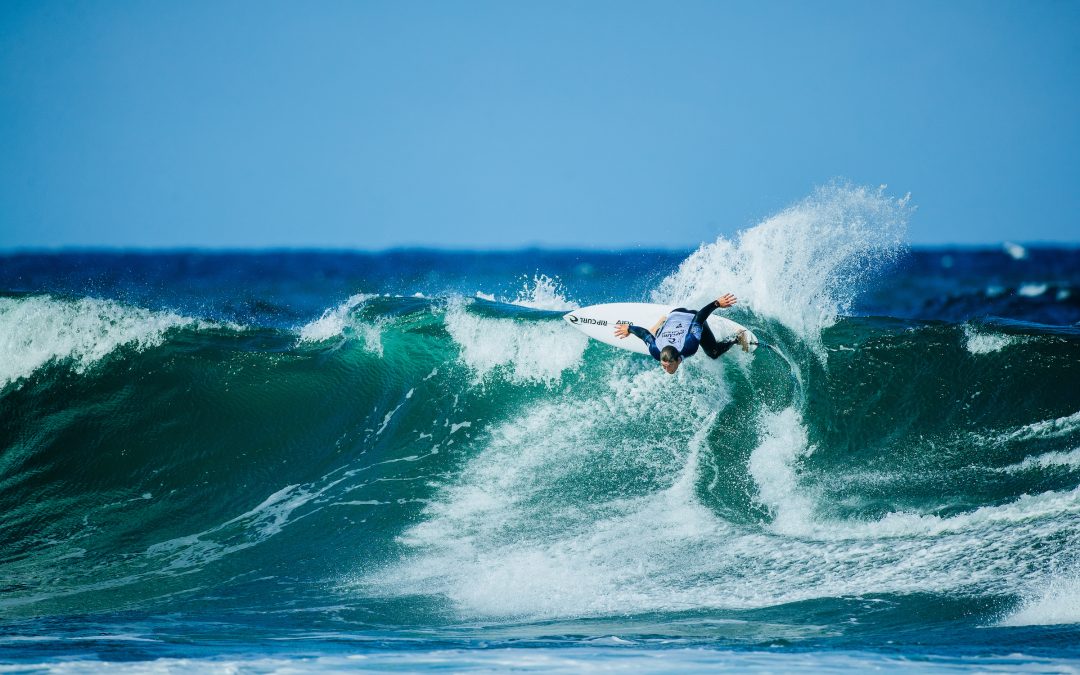 Mixed Results for Super Stars in Men’s Opening Heats at Rip Curl Pro Bells Beach