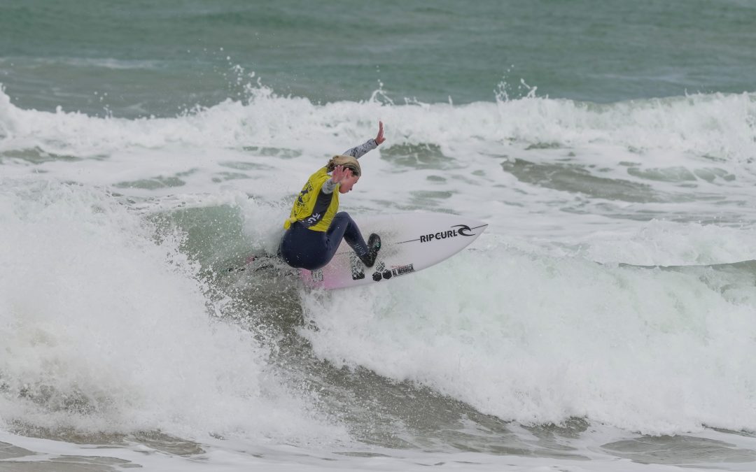 Ava Holland and Willis Droomer claim opening round victories at Victorian Open Series